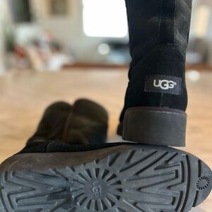 UGG Lynnea Black Suede Shearling Wedge Boots – Women’s Size 8